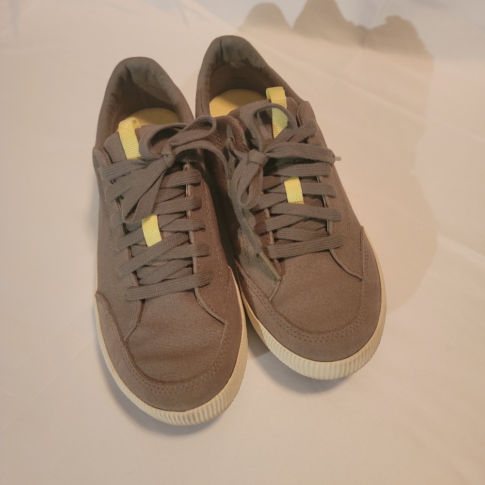 Sorel women's Out N About sneakers size 7.5